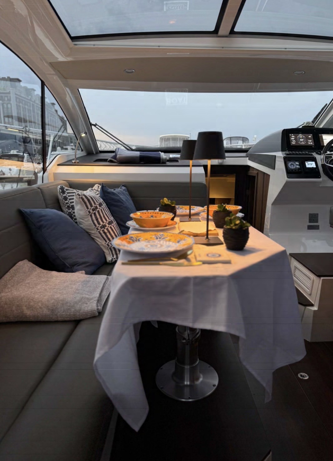 Sealine C330 2018