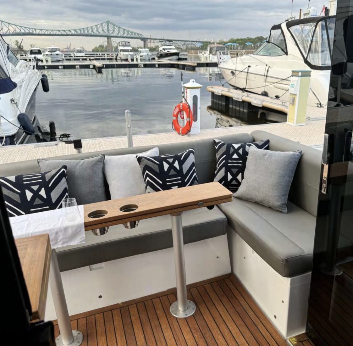 Sealine C330 2018