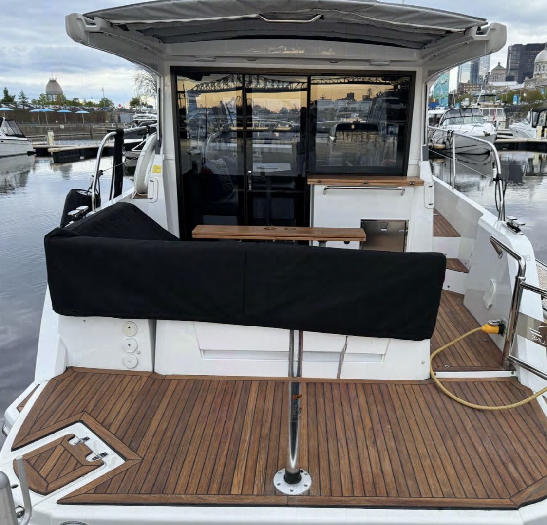 Sealine C330 2018