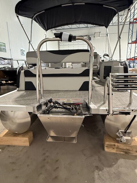 Legend Q21 RSS 2025 White Metallic 2025