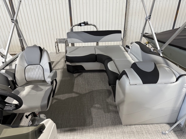 Legend Q21 RSS 2025 White Metallic 2025
